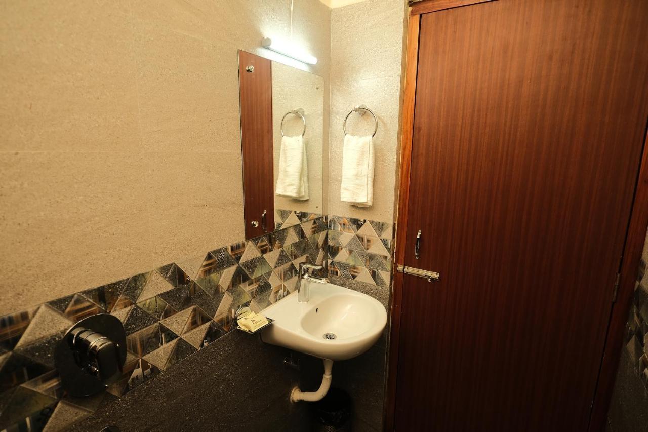 Ariees Grand Hotel Port Blair Exterior photo